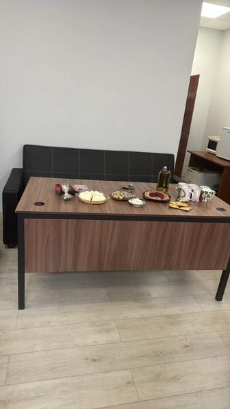 Продадим стол рабочий, стулья
