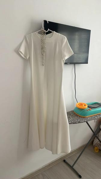 Белый платье