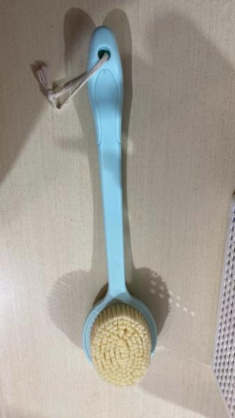 Массажная щетка