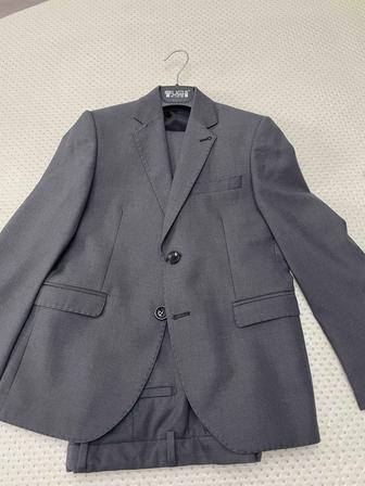 Продам костюм