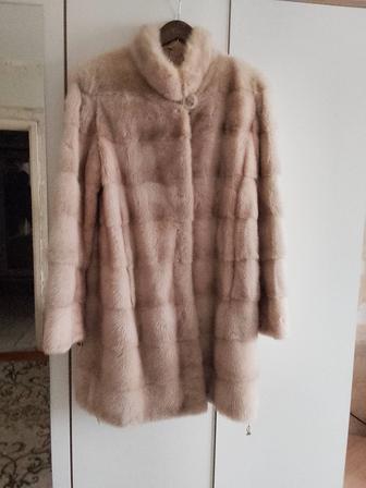 Шуба из натурального меха (норка)