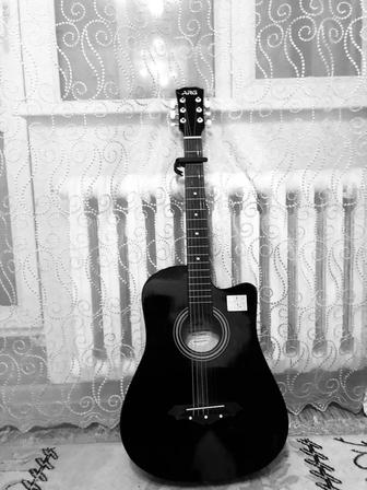 Продам гитару