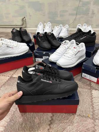 Продам Reebok classic