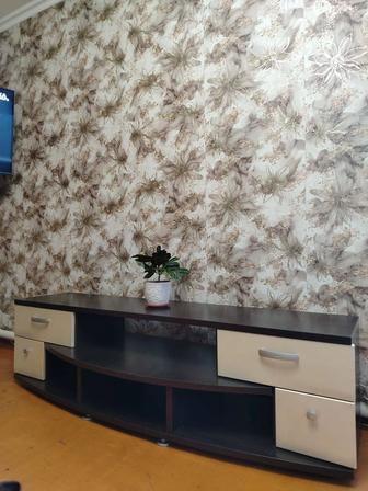Продам тумбу под телевизор дл 180 см высота 50 см ширина 40 см