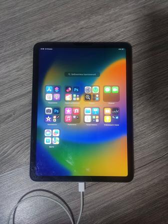 Продаю Apple iPad Air 2022 со стилусом