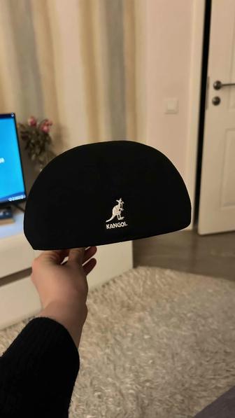Беретка KANGOL оригинал в идеальном состоянии