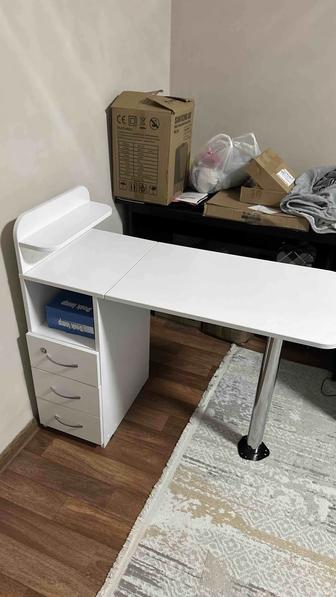 Продам стол маникюрный!