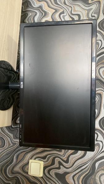 Продам компьютер, монитор, компьютерный стол и кресло.