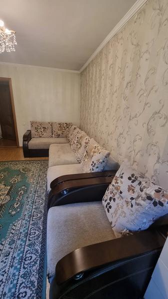 Продам белорусский диван-уголок с креслом