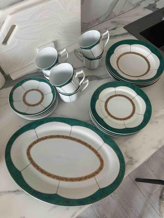 Продам набор тарелок