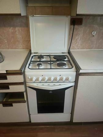 Продам газовую плиту