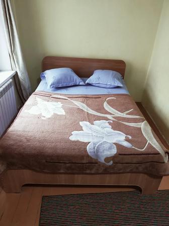 двуспальная кровать