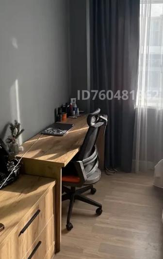 Стол письменный