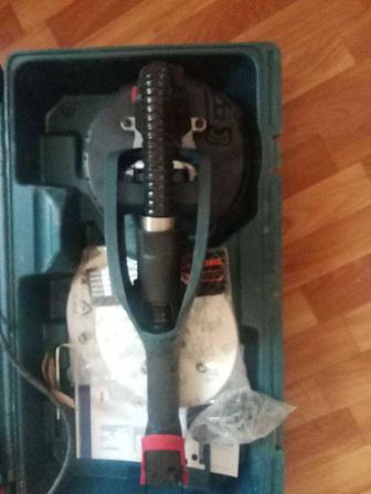 Продам новую электрошлифовальную машинку фирмы BOSH