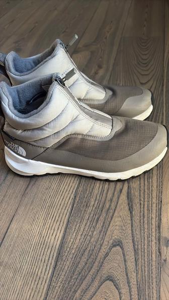 Продам зимние ботинки