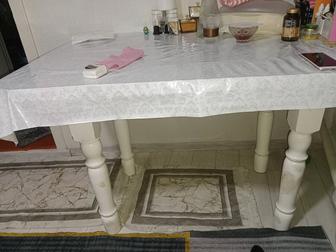 Стол обеденный продам.