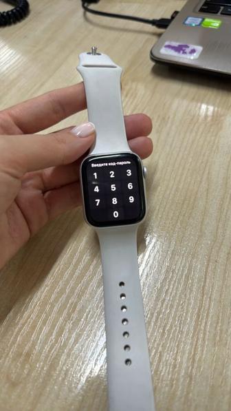 Apple Watch  44 mm ALUMINUM CERAMIC