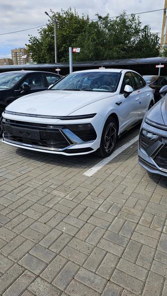 Аренда Hyundai Sonata новая с водителем