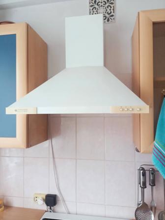 Продам кухонную вытяжку