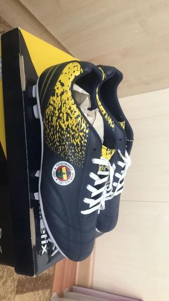 Футбольные бутсы для футбола