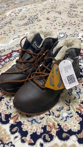 Продам мужские ботинки зимние