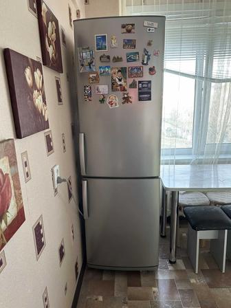 Холодильник марки LG