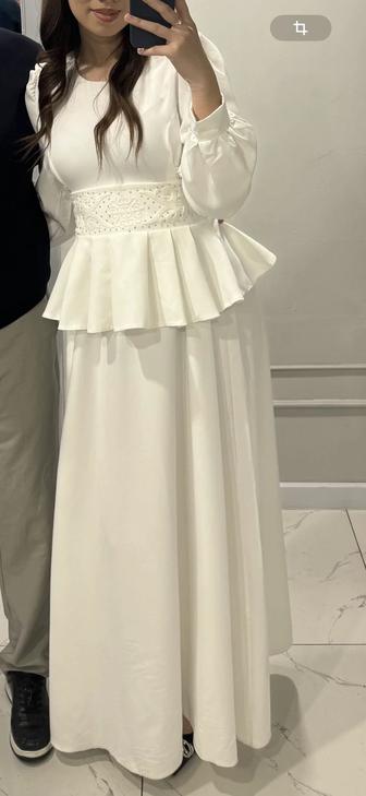 Платье белое