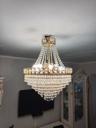 Люстра сатылады.