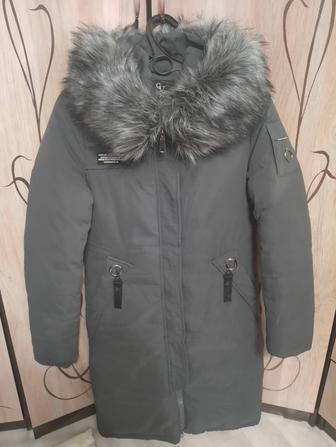 Продам куртку женскую