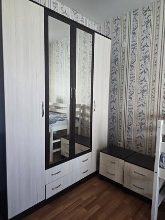Шкаф, 2 прикроватные тумбы, комод, зеркало
