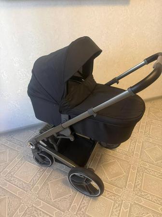 Продам коляску трансформер с двумя люльками зима и лето