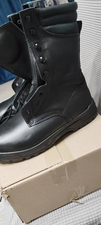 Продам зимние черные берцы