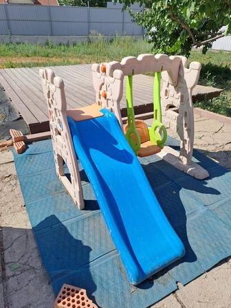 Продам детскую горку и качелю