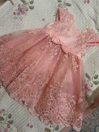 Продам нарядное детское платье