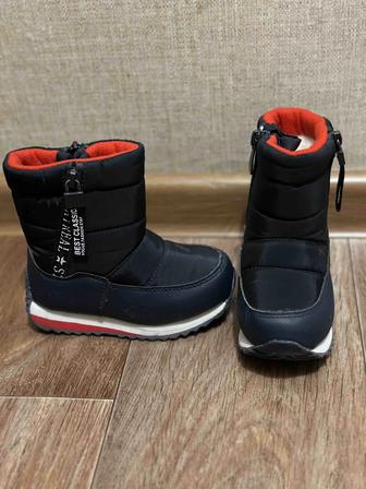 Продам зимние ботинки 23 размер