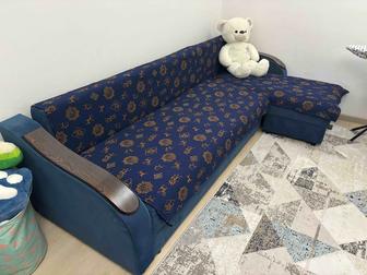 Диван угловая срочно продам