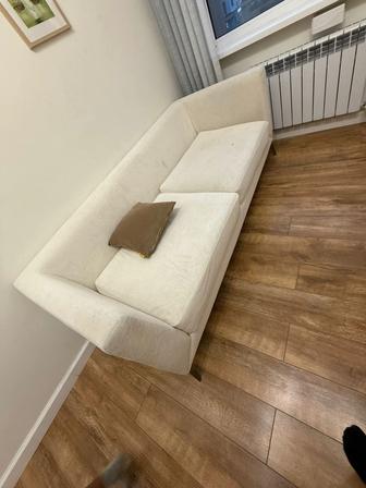 Продам диван не раскладной 2 метра на 1 метр б/у требует химчистки