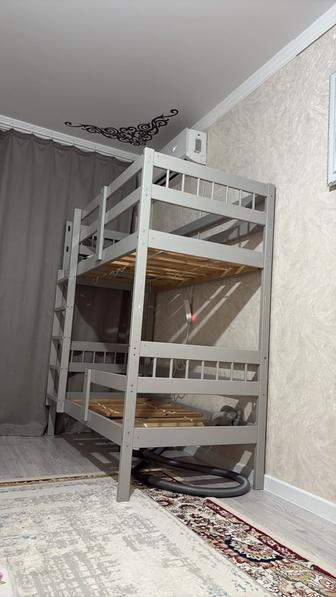 Продам двухъярусную кровать