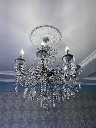 Продам пару люстр недорого