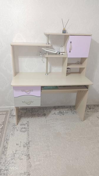 Продам стол для учебы