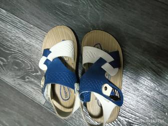 Продам сандали детские