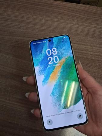 Продается смартфон Samsung Galaxy S21 FE