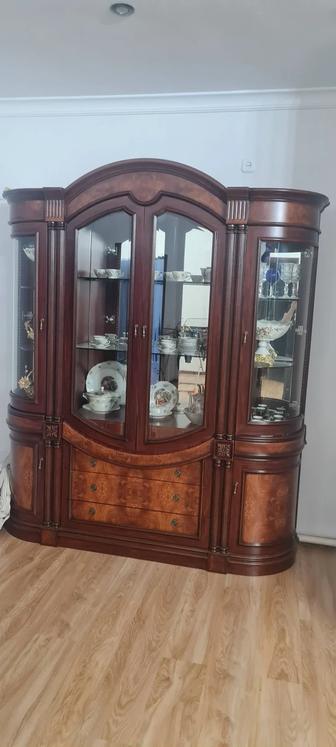 Продам сервант для гостинной