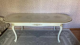 Продается стол