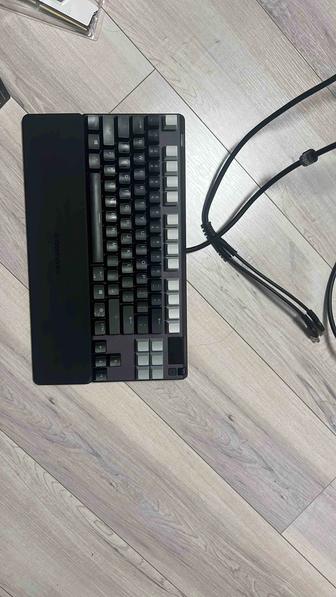 Продам Steelseries Apex Pro TKL 2023