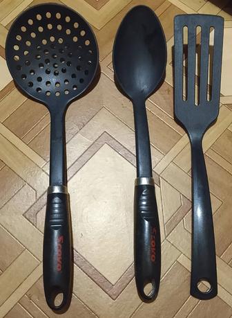 Продаю набор кухонных принадлежностей.Шумовка, Лопатка, ложка