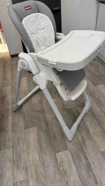 Детский стульчик для кормления