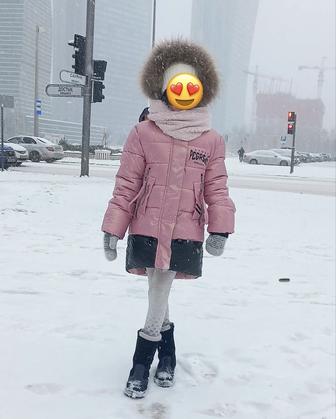 Продам зимнюю куртку для девочки
