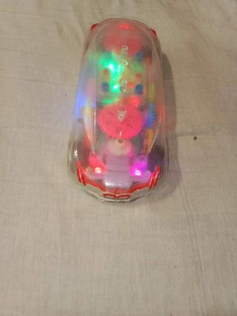 Продам машинку на батарейках.