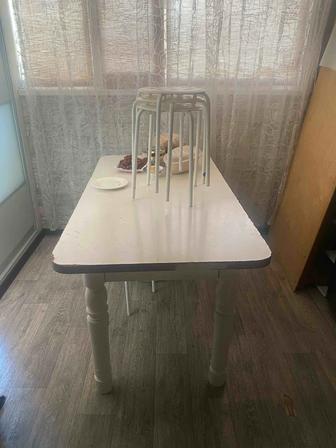 Стол 1 стулья 4 шт отл сост